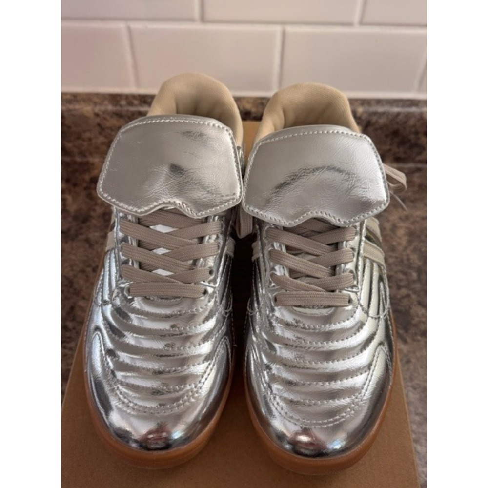 Steve Madden Field Silver Metallic Fold Over Tongue Sneakers Gum Sole Low Top - Picture 5 of 13